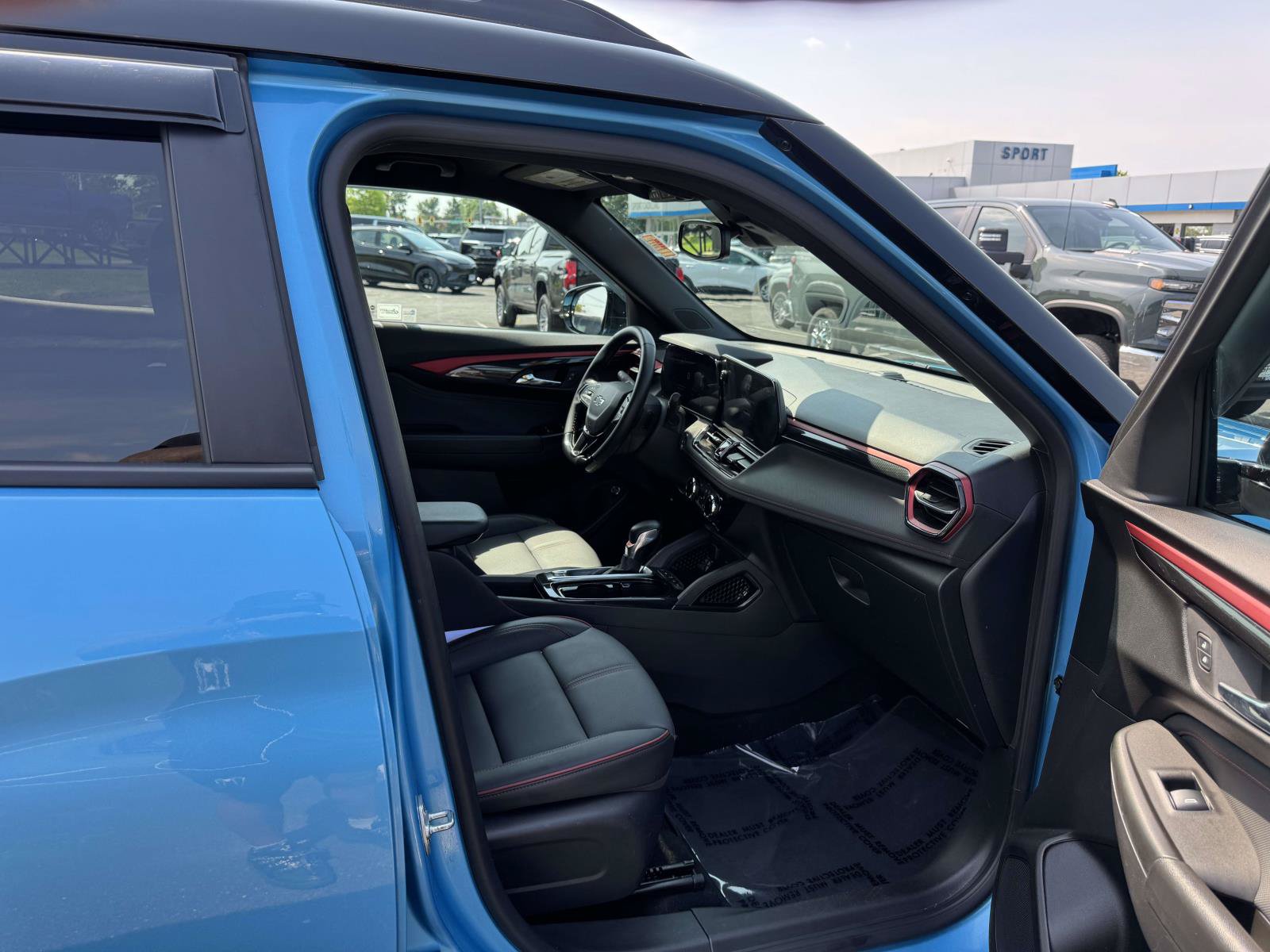 Used 2025 Chevrolet TrailBlazer RS w/ Convenience Package AWD/4WD image 14