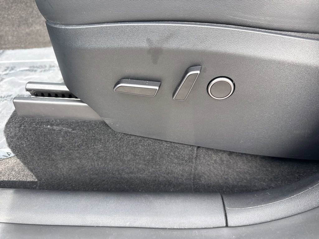 Used 2023 Tesla Model Y Long Range image 10