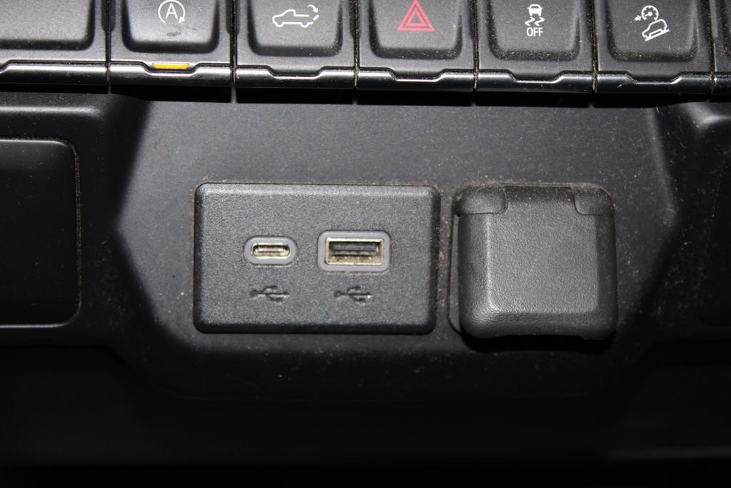 Used 2019 Chevrolet Silverado 1500 LT w/ All-Star Edition image 28