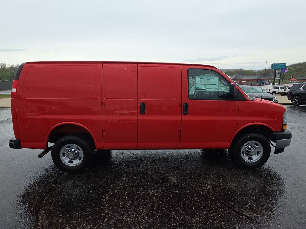 New 2026 Chevrolet Express 3500 RWD image 9