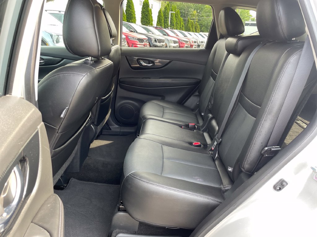Used 2017 Nissan Rogue SL w/ SL Premium Package AWD/4WD image 24