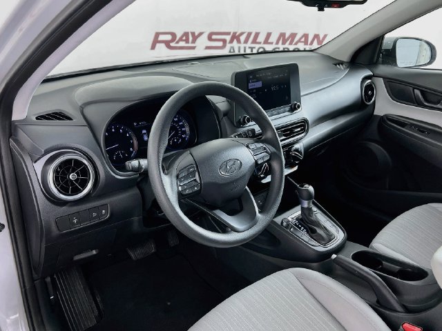 Used 2023 Hyundai Kona SEL AWD/4WD image 32