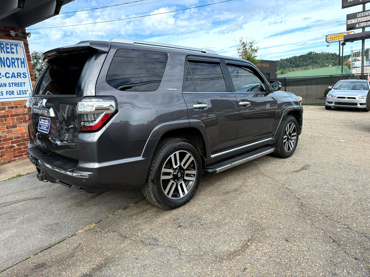 Used 2015 Toyota 4Runner SR5 image 4
