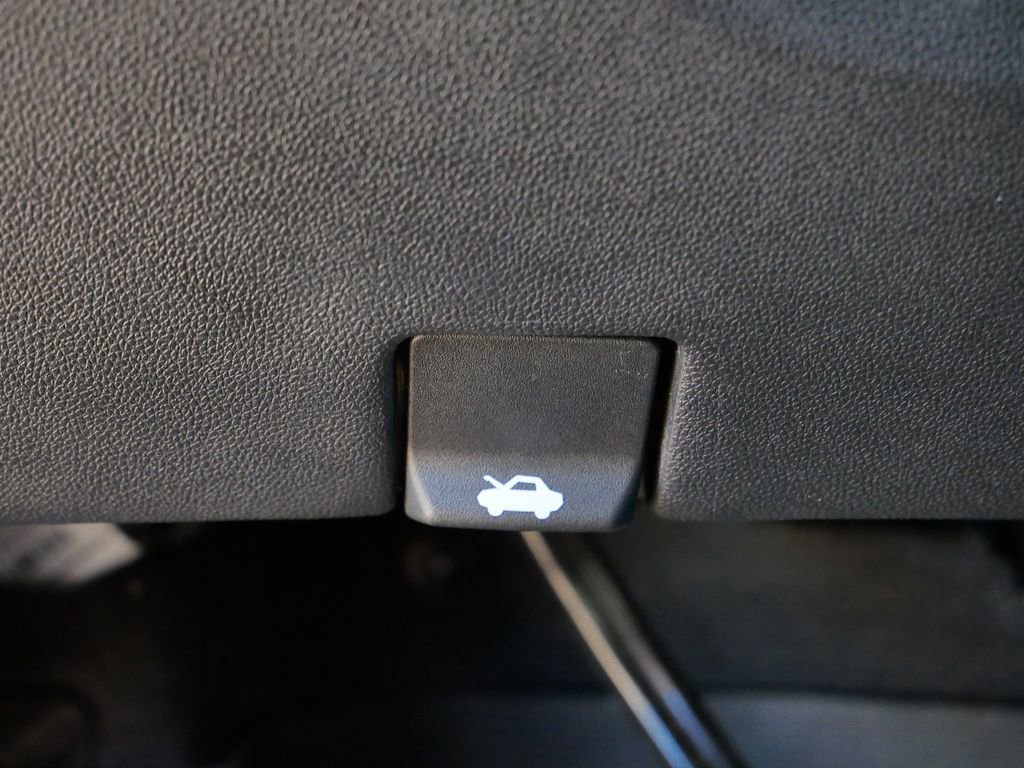 Used 2019 Chevrolet Silverado 1500 RST image 38