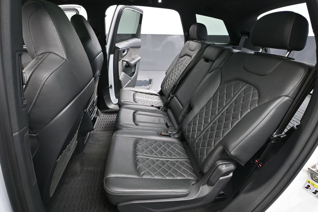 Used 2021 Audi SQ7 Premium Plus w/ Executive Package AWD/4WD image 36