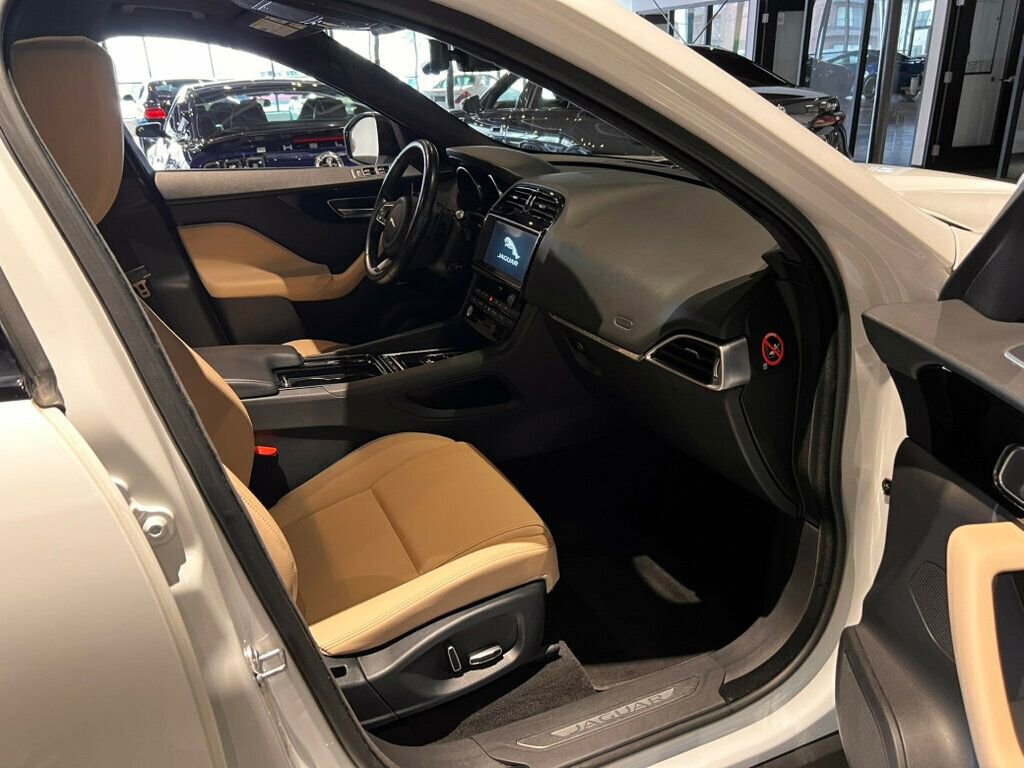 Used 2019 Jaguar F-PACE Premium image 31