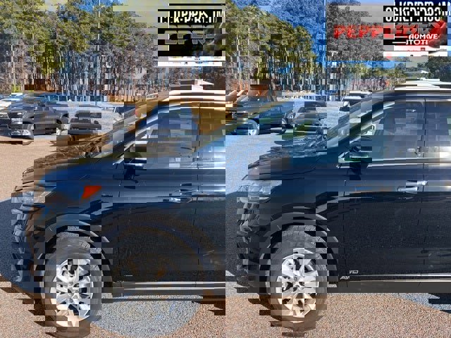 Used 2019 Kia Sorento LX w/ LX Convenience Package image 2