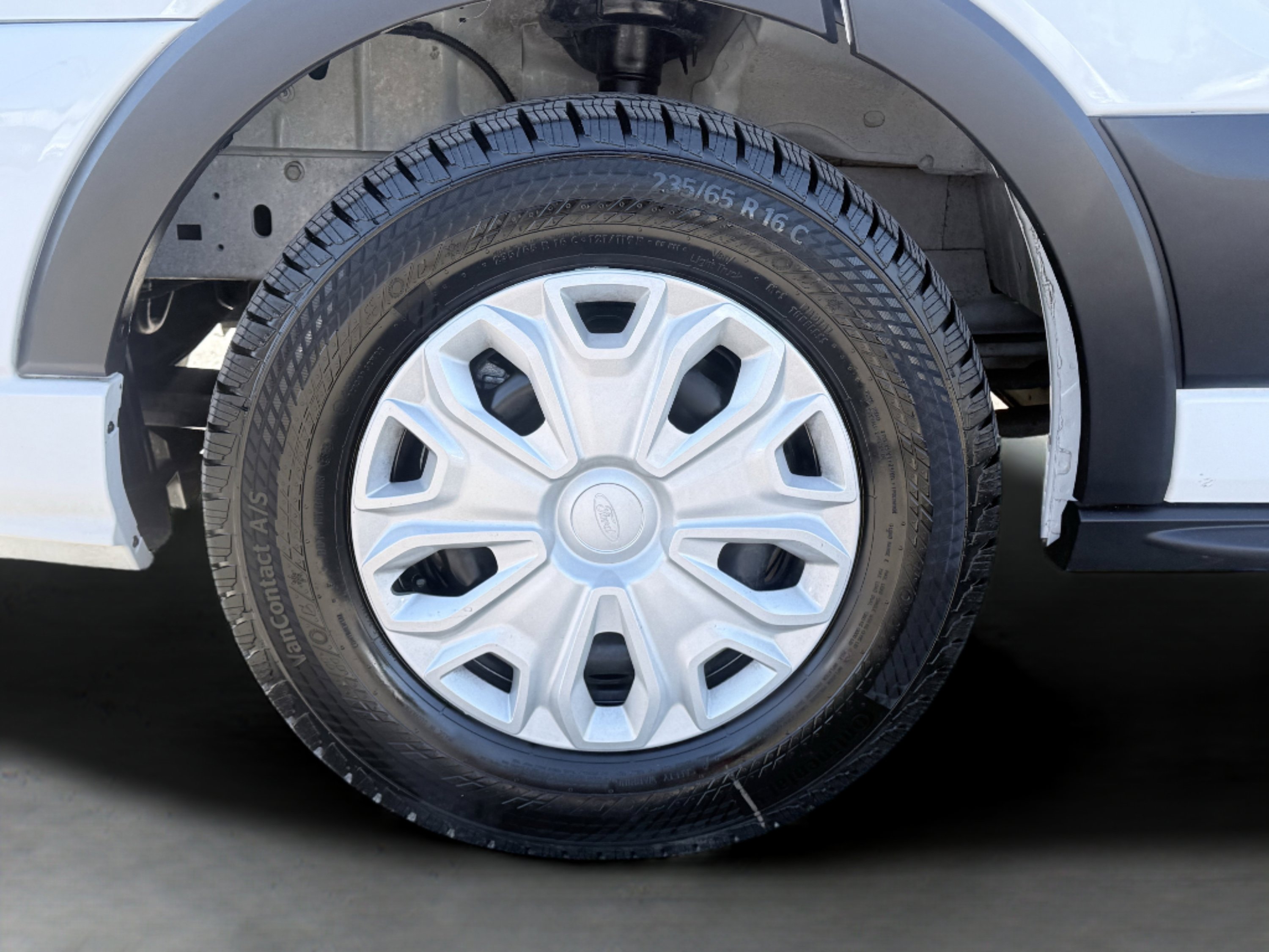 Used 2026 Ford Transit 350 XLT image 12