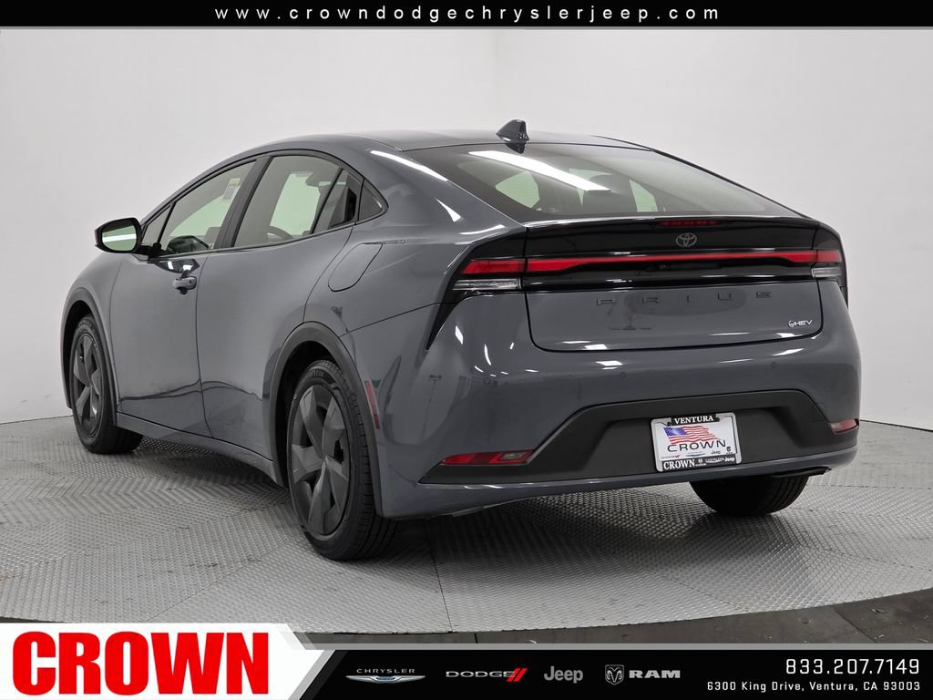 Used 2024 Toyota Prius LE FWD image 5