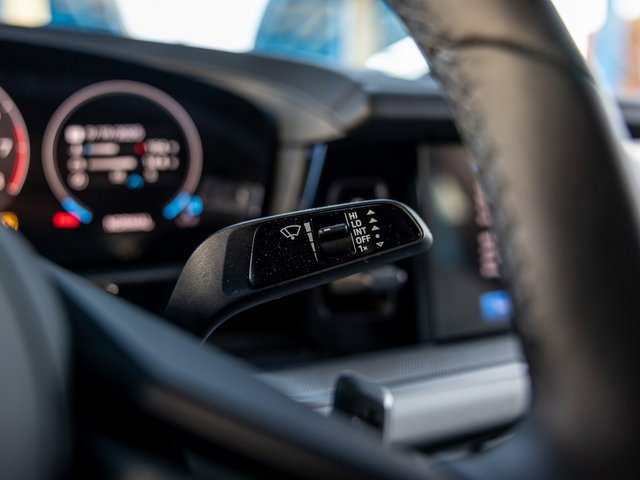 Certified 2025 Porsche Cayenne Coupe image 31