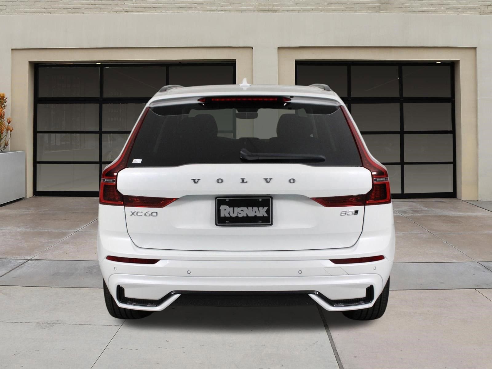 Certified 2026 Volvo XC60 B5 Plus AWD/4WD image 5