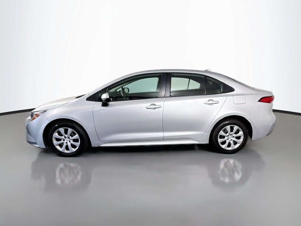 Used 2025 Toyota Corolla LE FWD image 6