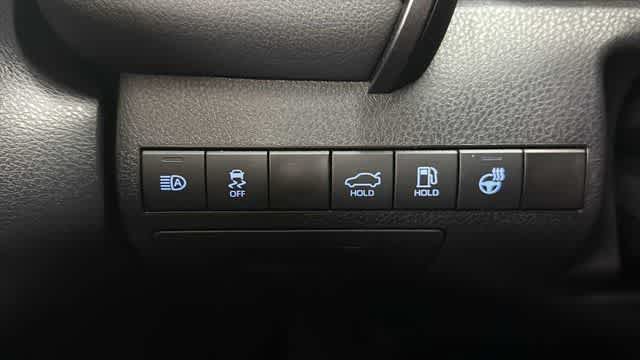 Used 2023 Toyota Camry SE w/ Cold Weather Package FWD image 15