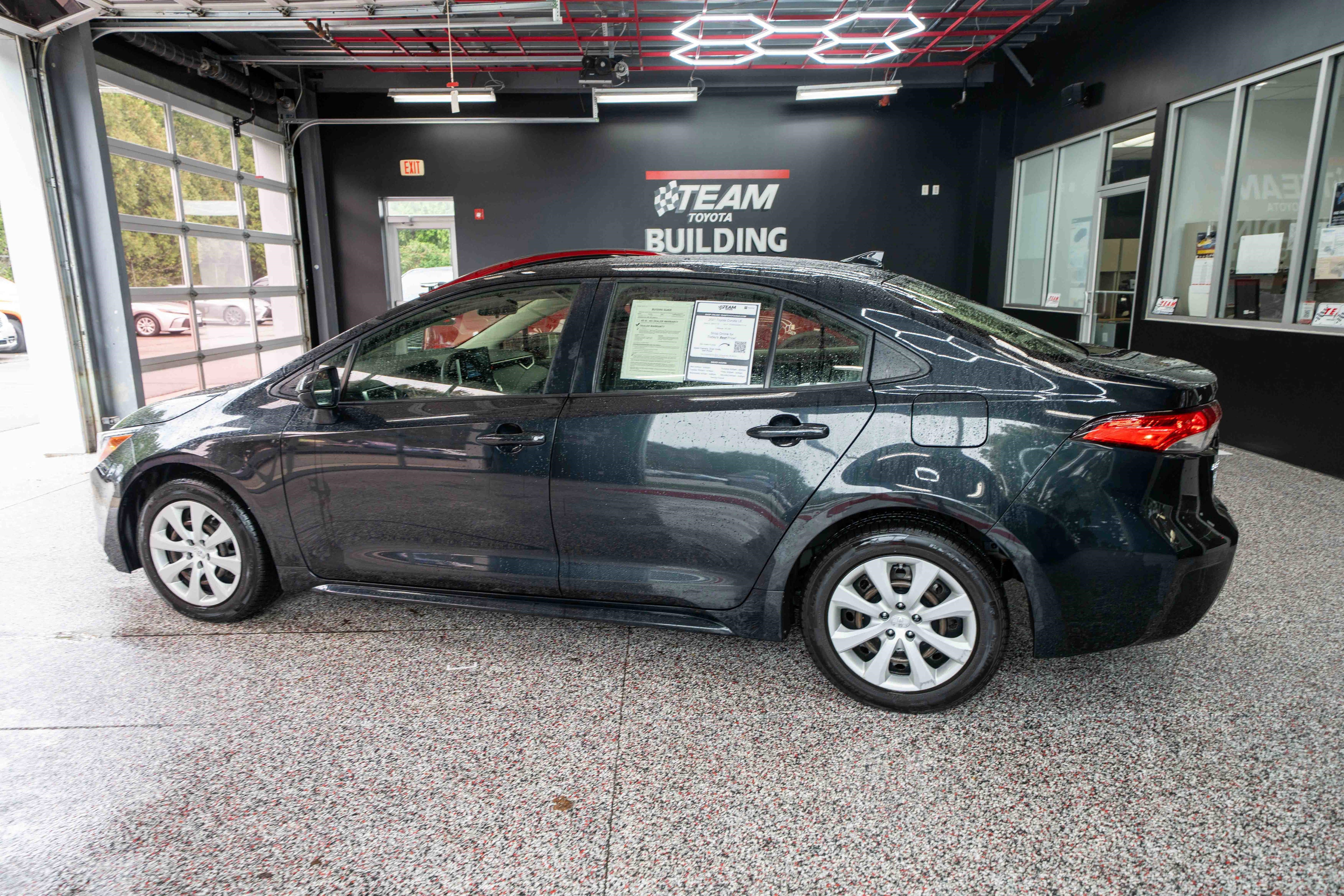 Used 2021 Toyota Corolla LE w/ Carpet Mat Package (TMS) image 2