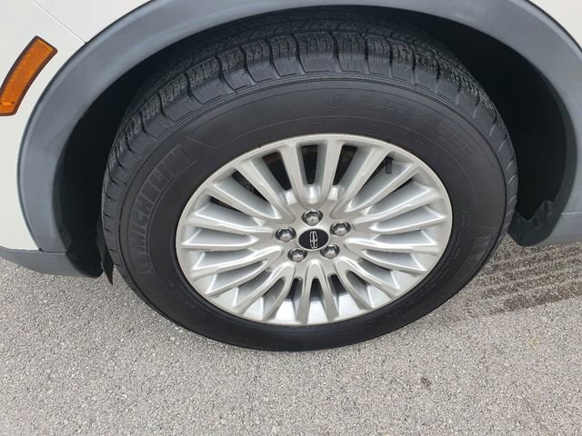 Used 2019 Lincoln Nautilus FWD image 9