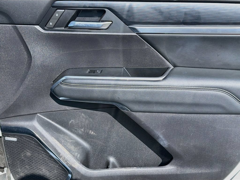 Used 2025 GMC Acadia Elevation FWD image 30