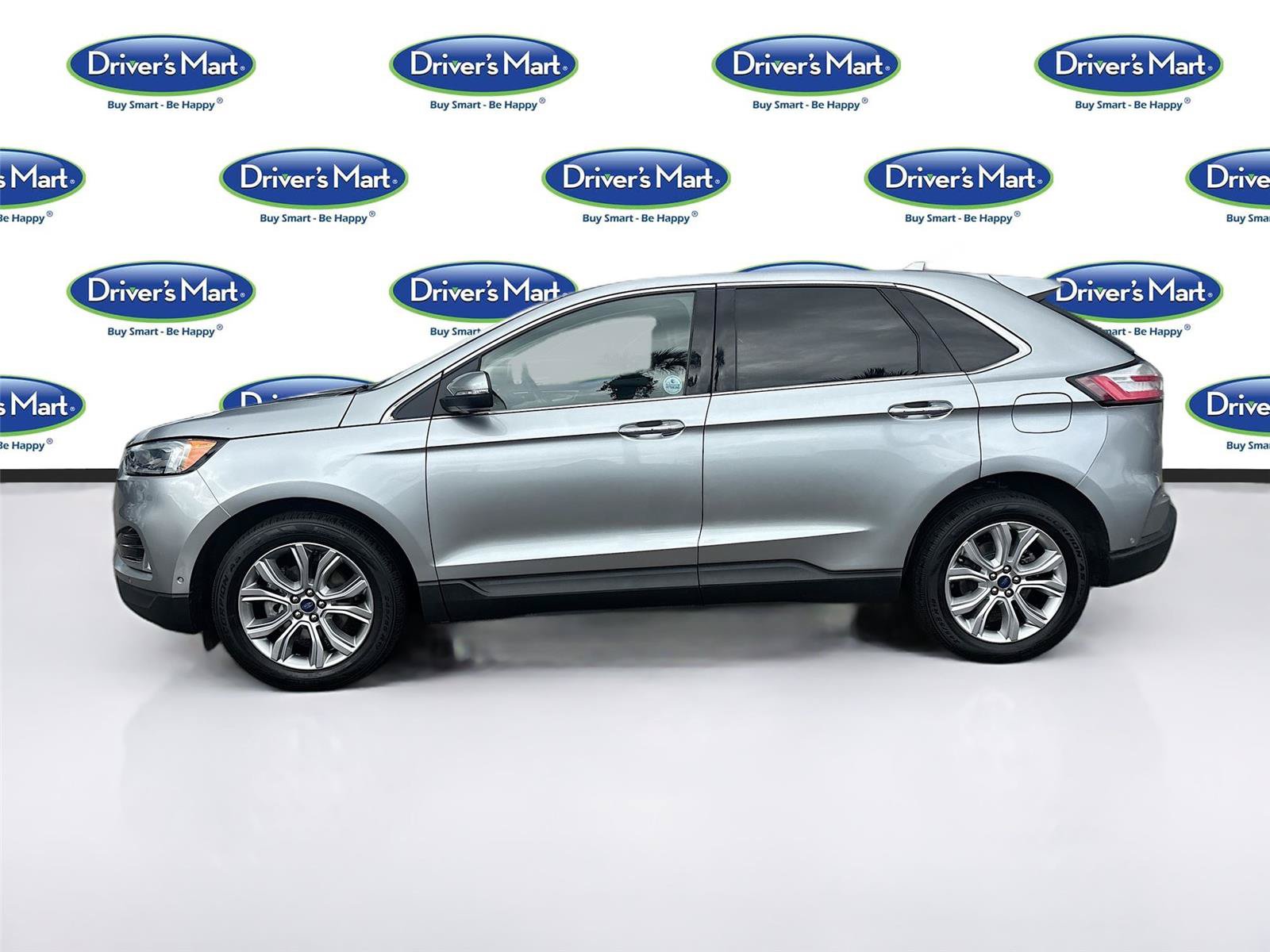 Used 2020 Ford Edge Titanium w/ Equipment Group 301A FWD image 4