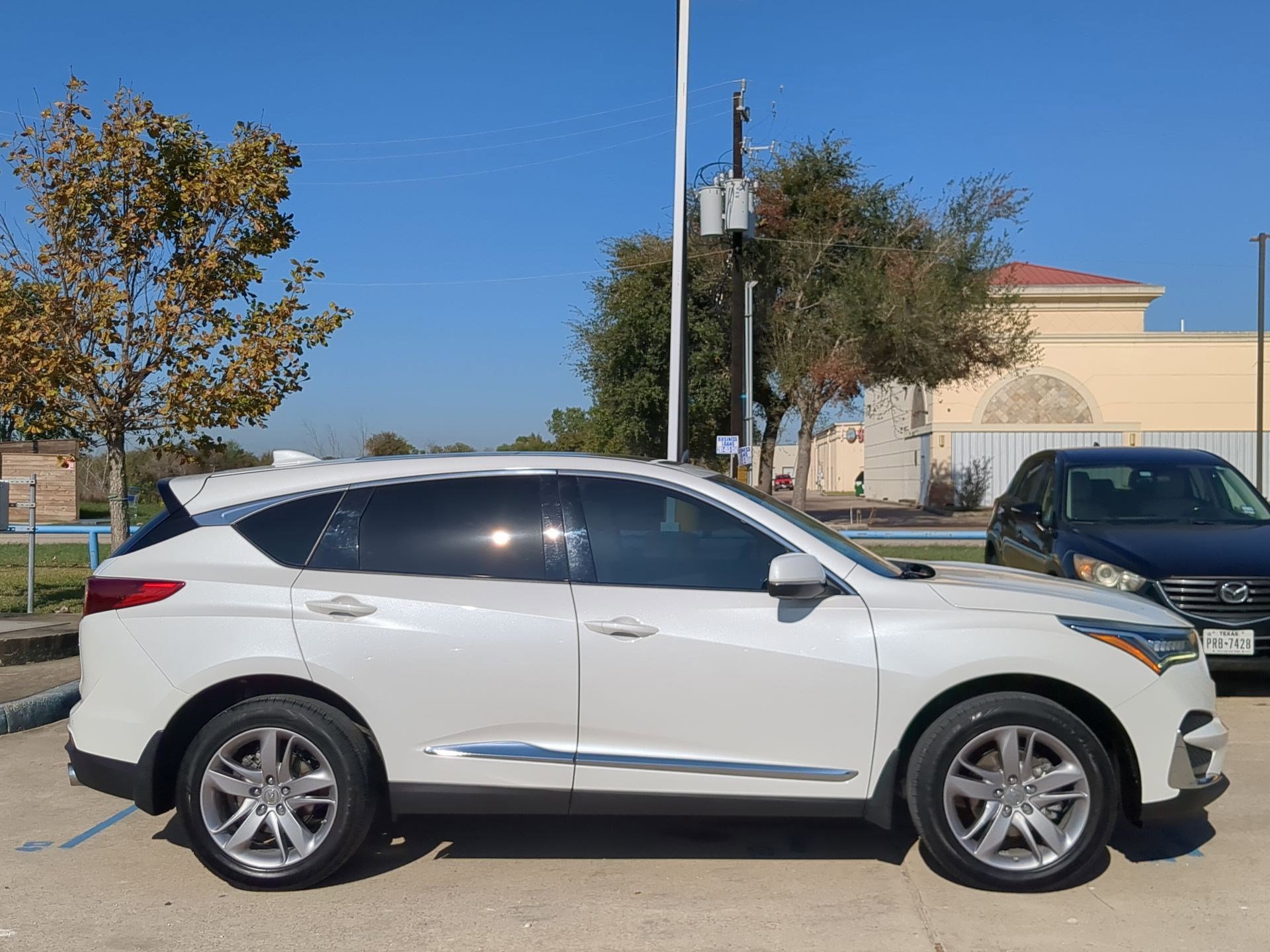 Used 2021 Acura RDX w/Advance Package image 2