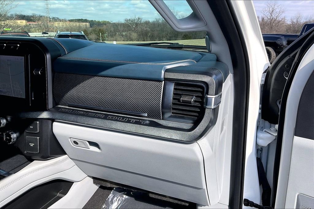 Used 2024 Ford F450 Limited image 29