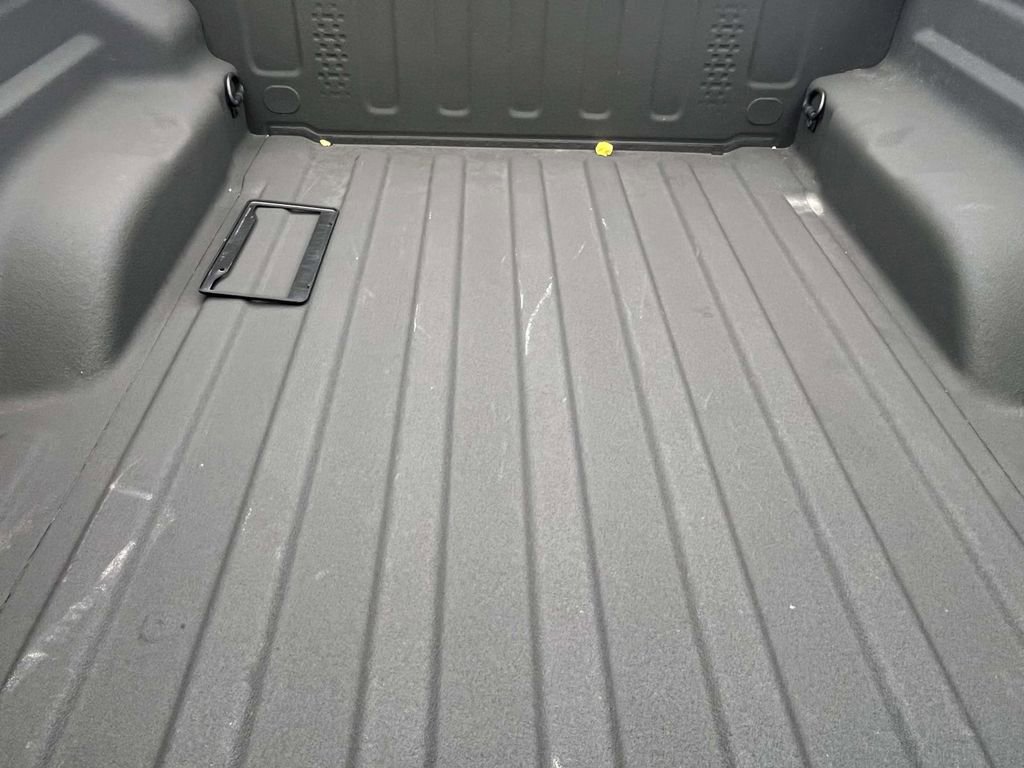 Used 2023 Jeep Gladiator Sport image 11