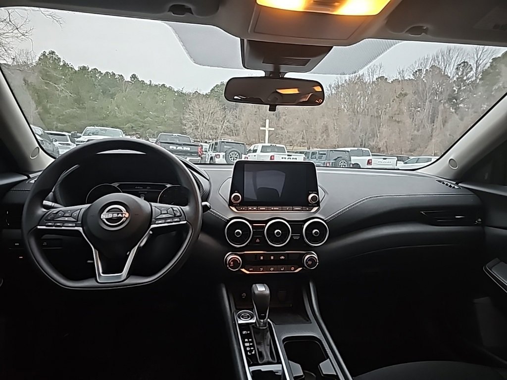 Used 2025 Nissan Sentra SV image 11