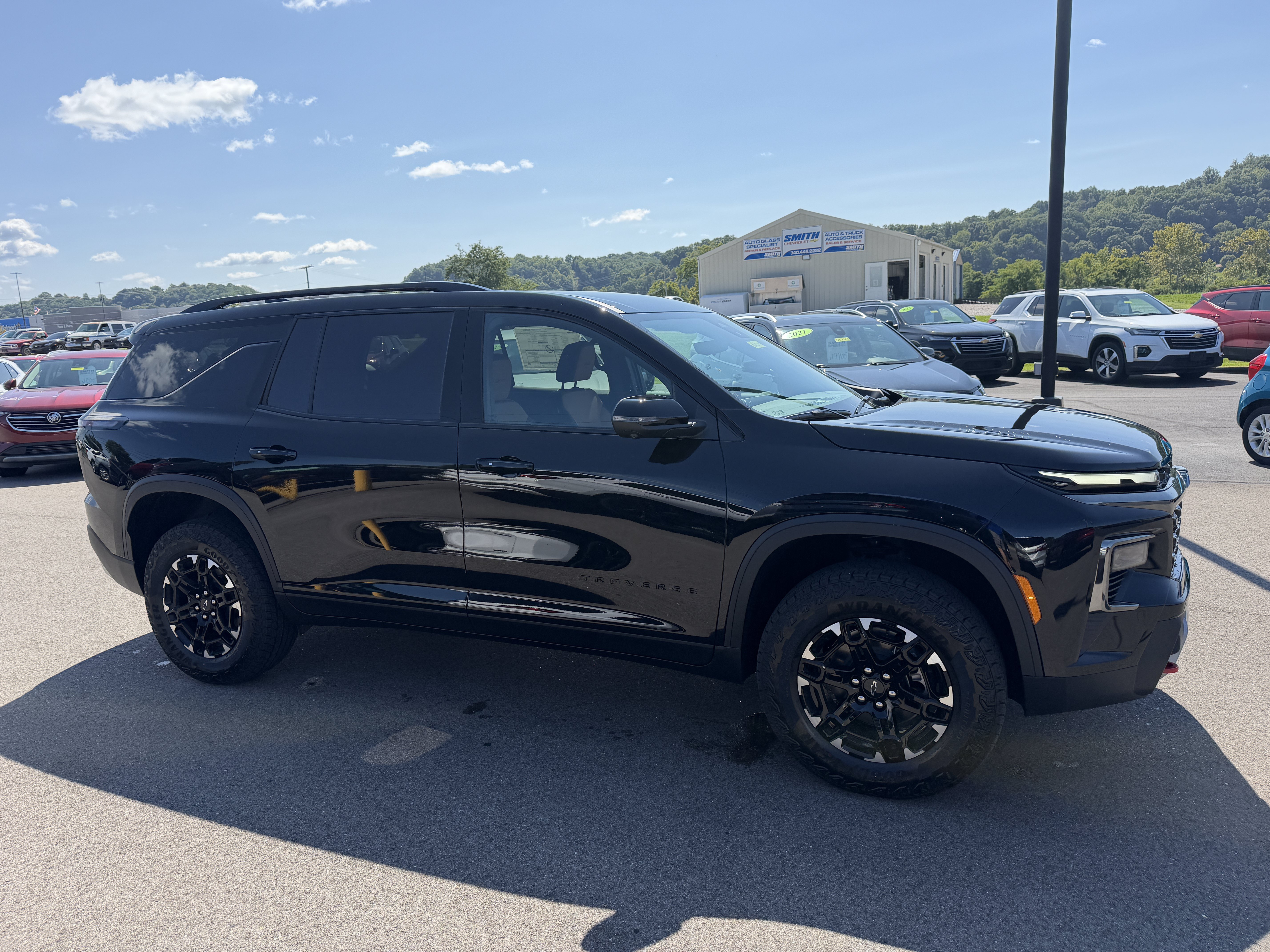 New 2027 Chevrolet Traverse Z71 w/ Driver Confidence Package AWD/4WD image 7