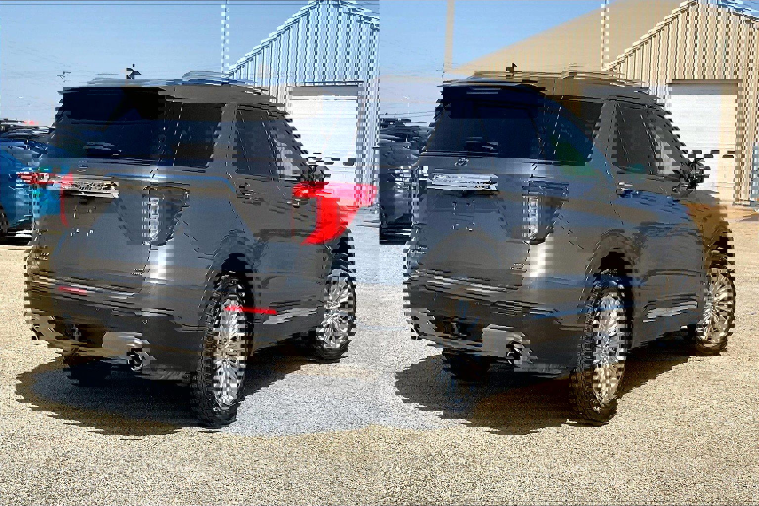 Used 2021 Ford Explorer Limited w/ Hybrid Equipment Group 310A image 11