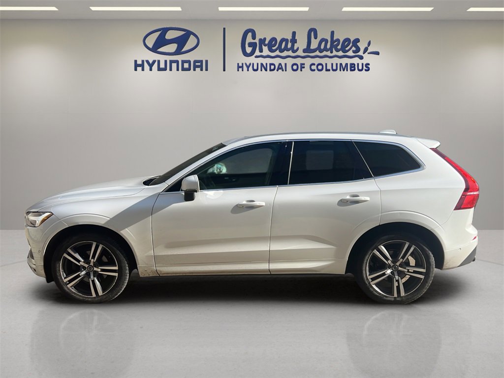 Used 2018 Volvo XC60 T5 Momentum w/ Vision Package image 2