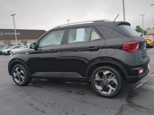 Used 2026 Hyundai Venue SEL FWD image 6
