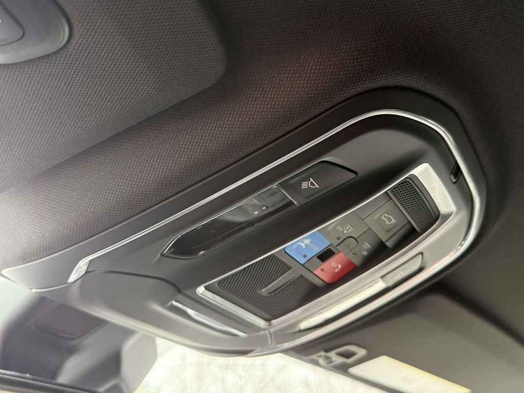 New 2025 Jeep Grand Cherokee Limited w/ Black Appearance Package AWD/4WD image 17