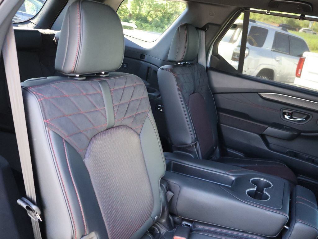 New 2026 Honda Pilot Black Edition image 12