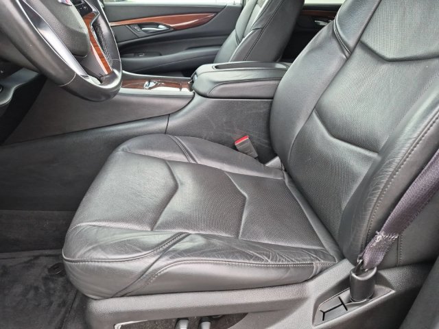 Used 2016 Cadillac Escalade Premium AWD/4WD image 12