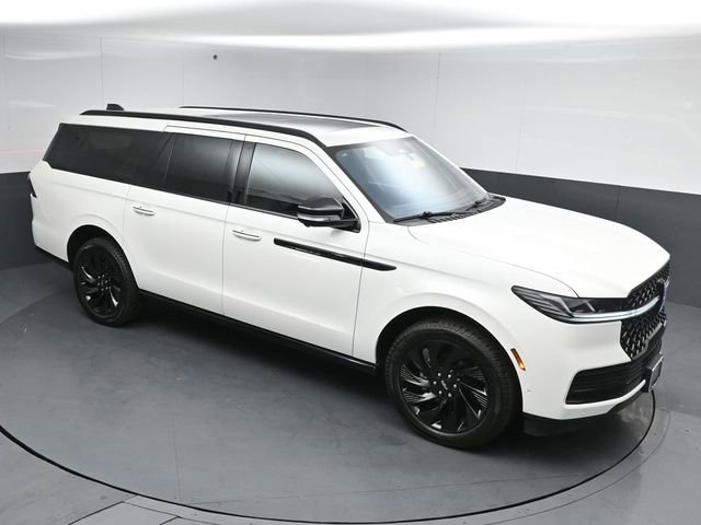 Used 2025 Lincoln Navigator L Reserve w/ Jet Appearance Package image 41