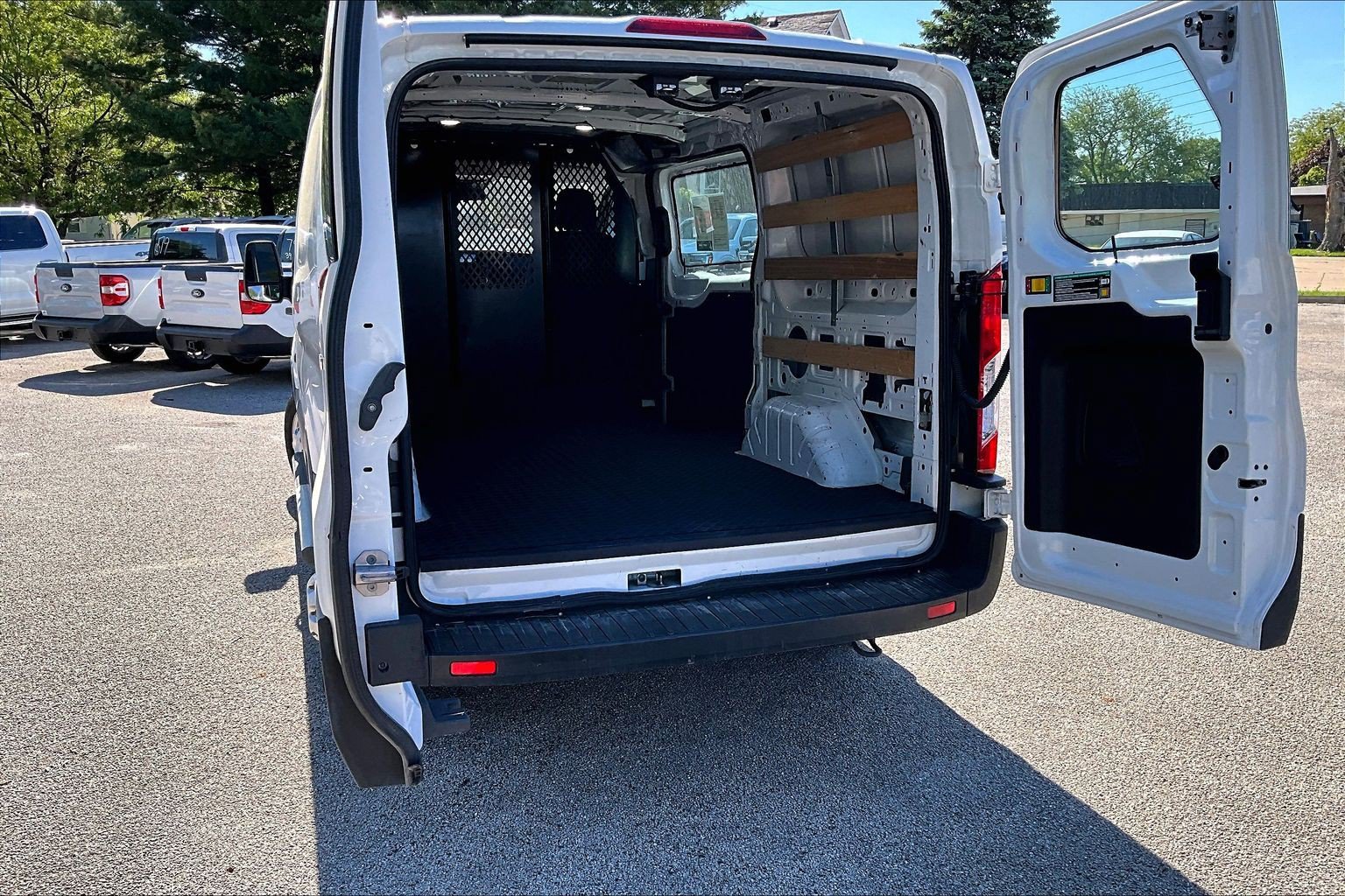 Used 2023 Ford Transit 250 Low Roof AWD w/ Exterior Upgrade Package image 16