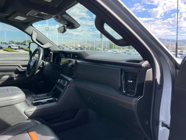 Used 2025 GMC Sierra 3500 AT4 w/ AT4 Premium Plus Package AWD/4WD image 18