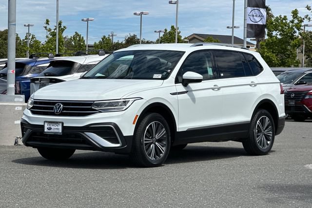 Used 2024 Volkswagen Tiguan Wolfsburg Edition AWD/4WD image 8