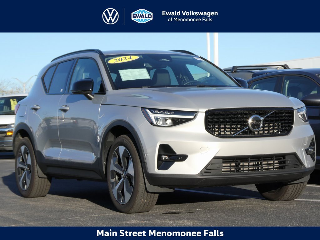 Used 2024 Volvo XC40 B5 Plus