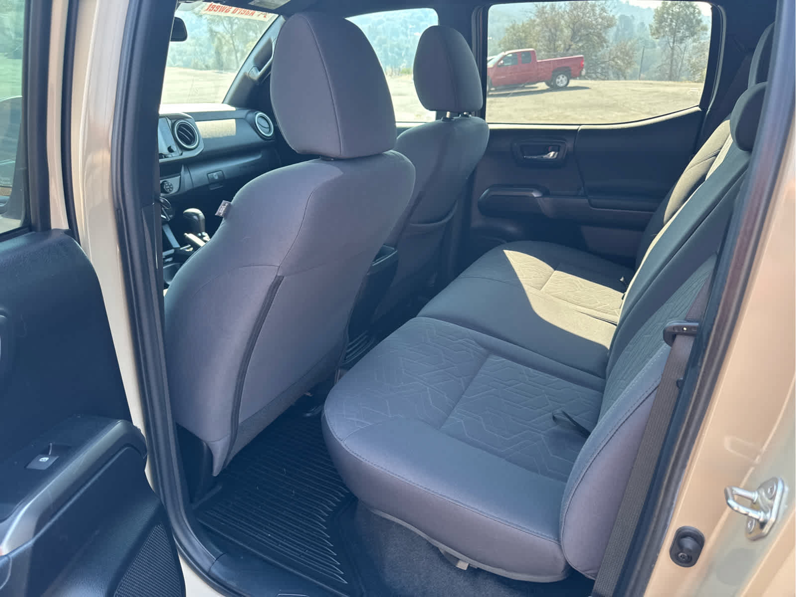 Used 2019 Toyota Tacoma TRD Off-Road w/ Technology Package AWD/4WD image 11