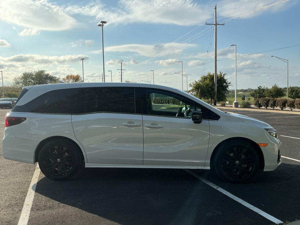 Used 2025 Honda Odyssey Sport-L image 13