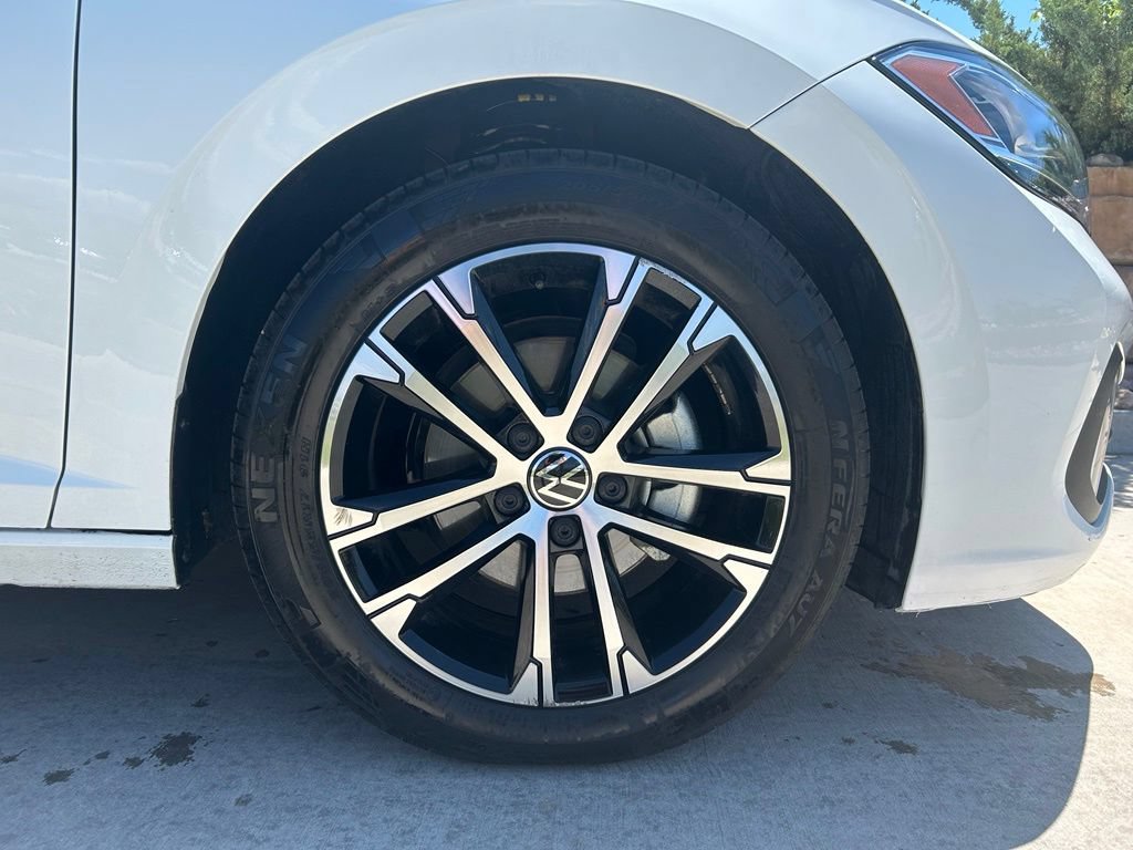Used 2023 Volkswagen Jetta Sport FWD image 31