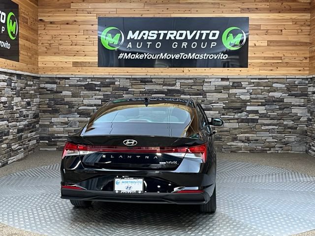 Used 2023 Hyundai Elantra Blue FWD image 11