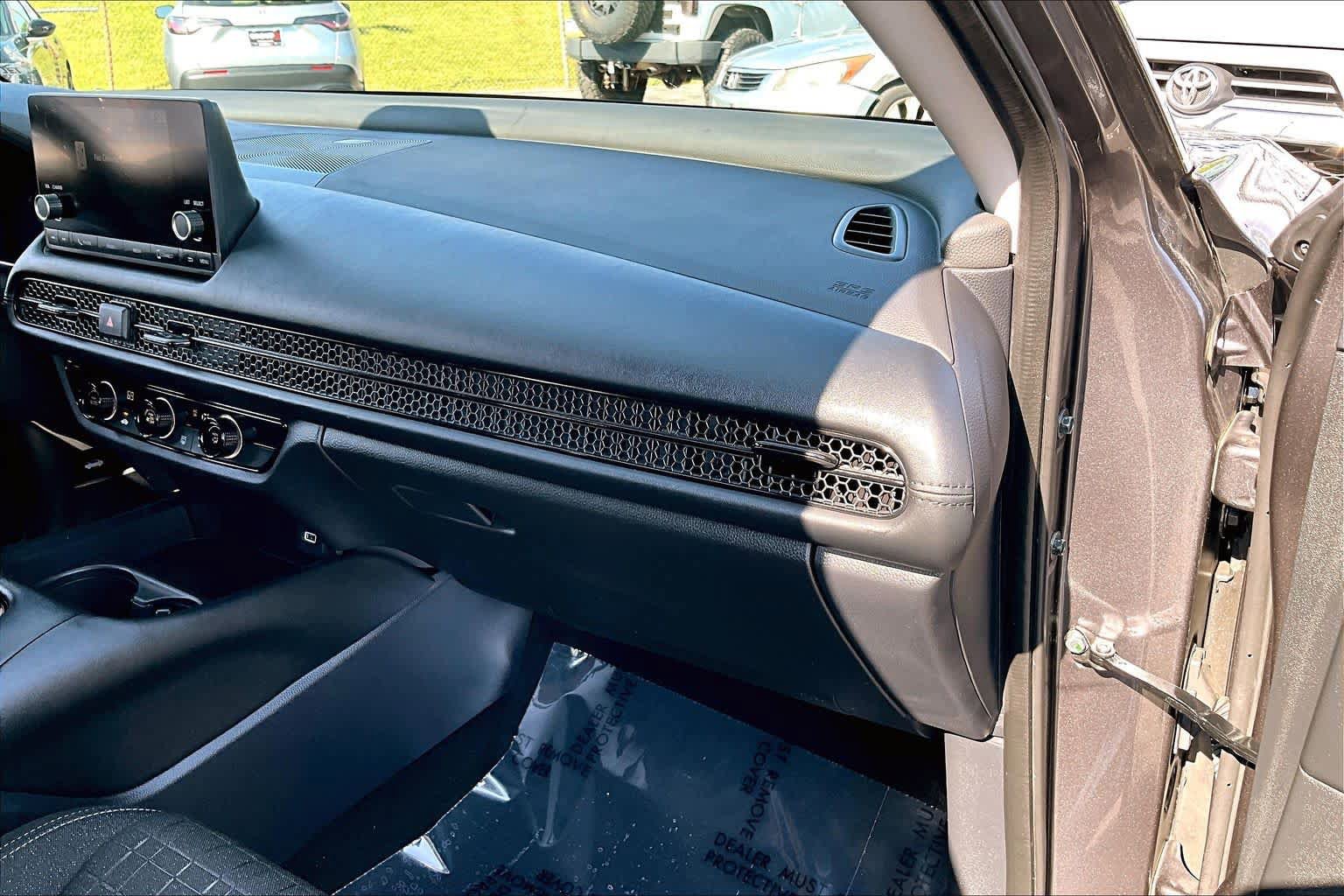 Used 2024 Honda HR-V LX image 17