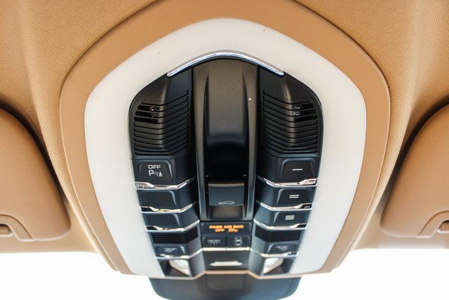 Used 2015 Porsche Panamera 4 image 28
