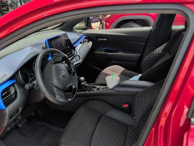 Used 2021 Toyota C-HR XLE FWD image 8
