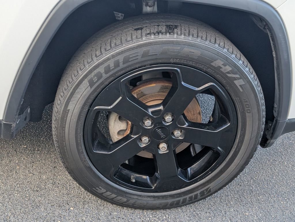Used 2019 Jeep Grand Cherokee Laredo AWD/4WD image 20