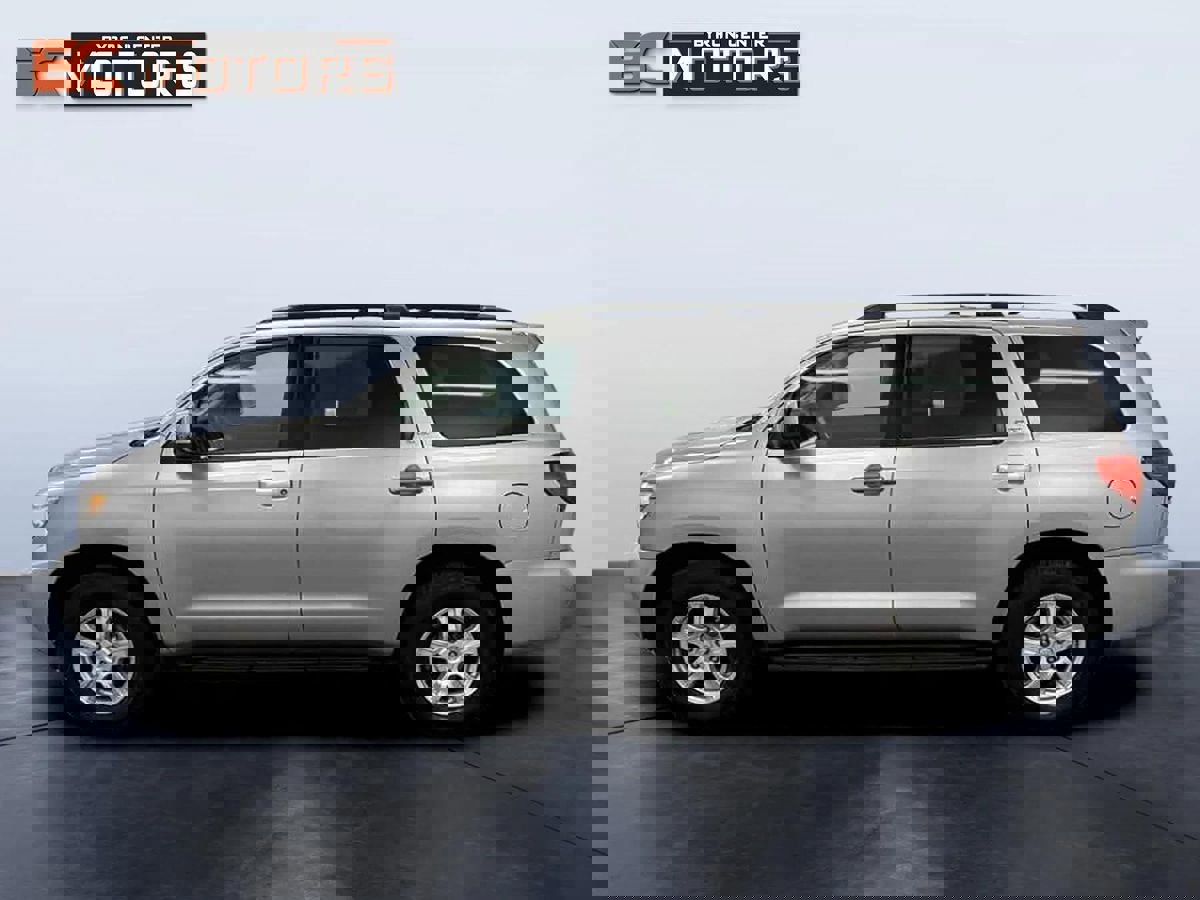 Used 2017 Toyota Sequoia SR5 image 3