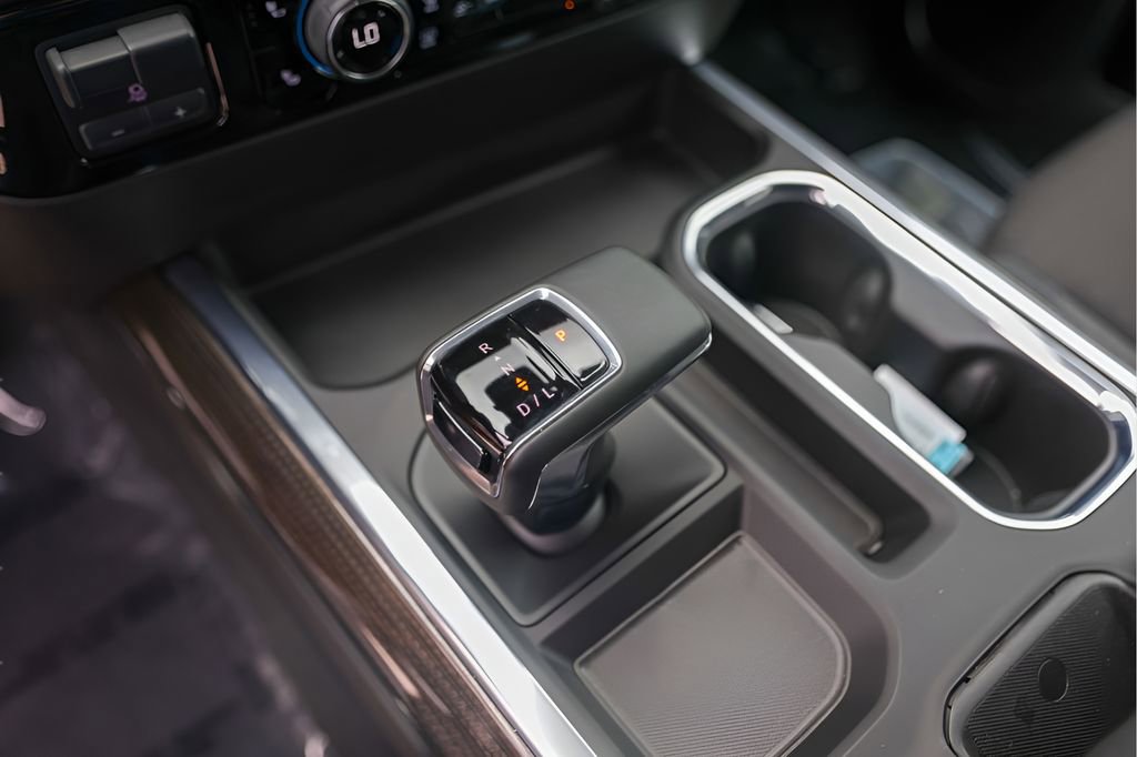 Used 2025 Chevrolet Silverado 1500 LT RWD image 25