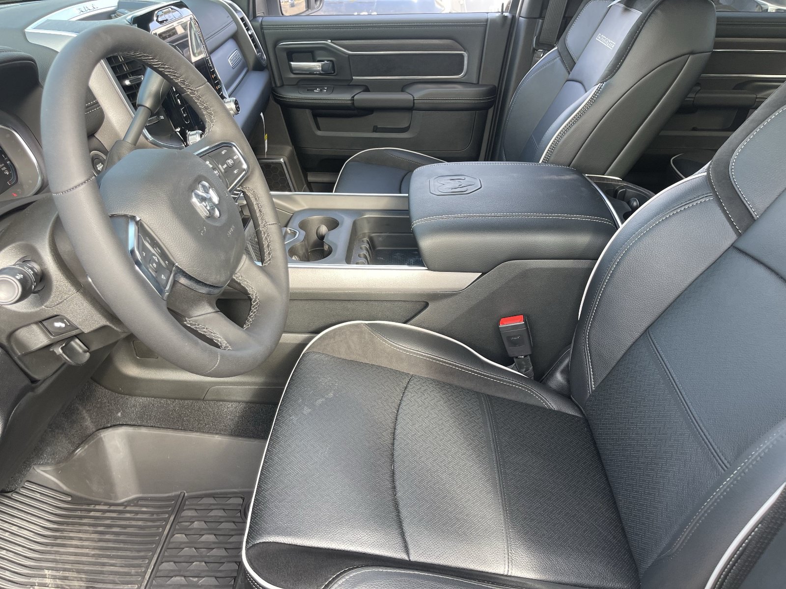 New 2026 RAM 2500 Laramie w/ Night Edition AWD/4WD image 18