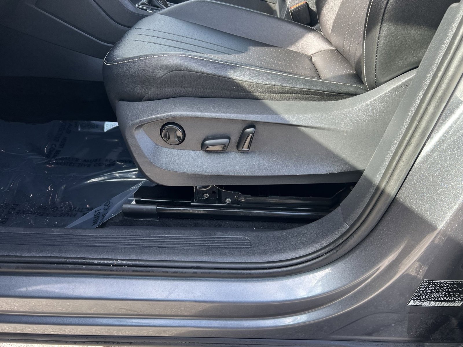 Used 2023 Volkswagen Tiguan SE image 14