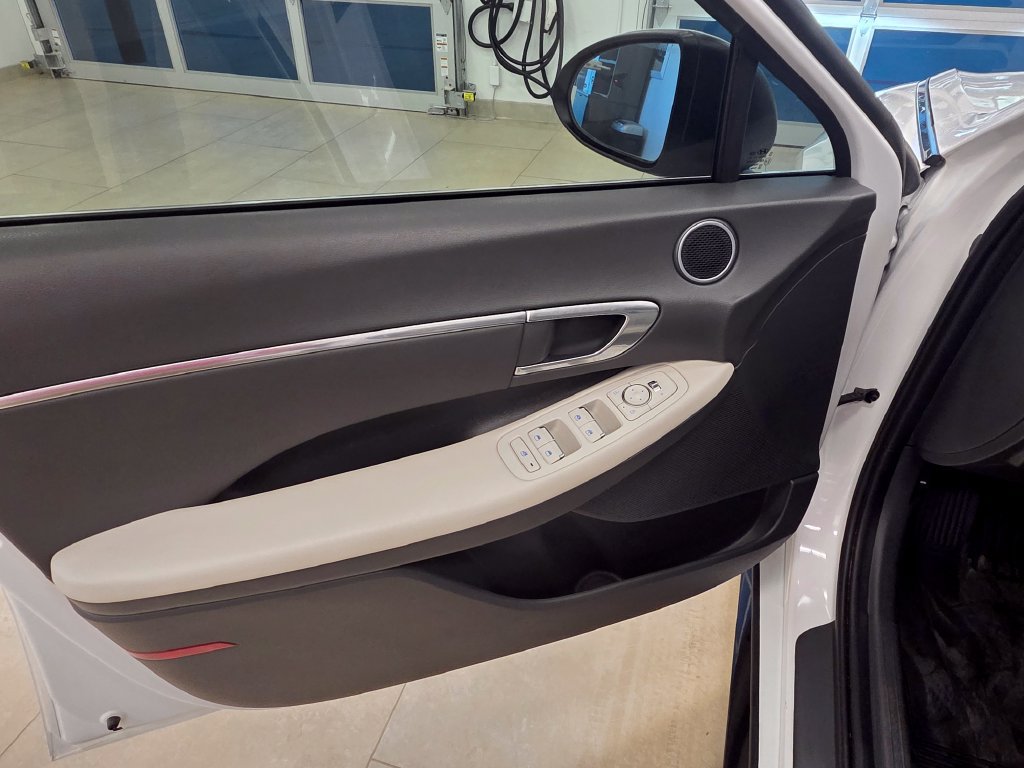 Used 2023 Hyundai Sonata SEL w/ Convenience Package FWD image 15